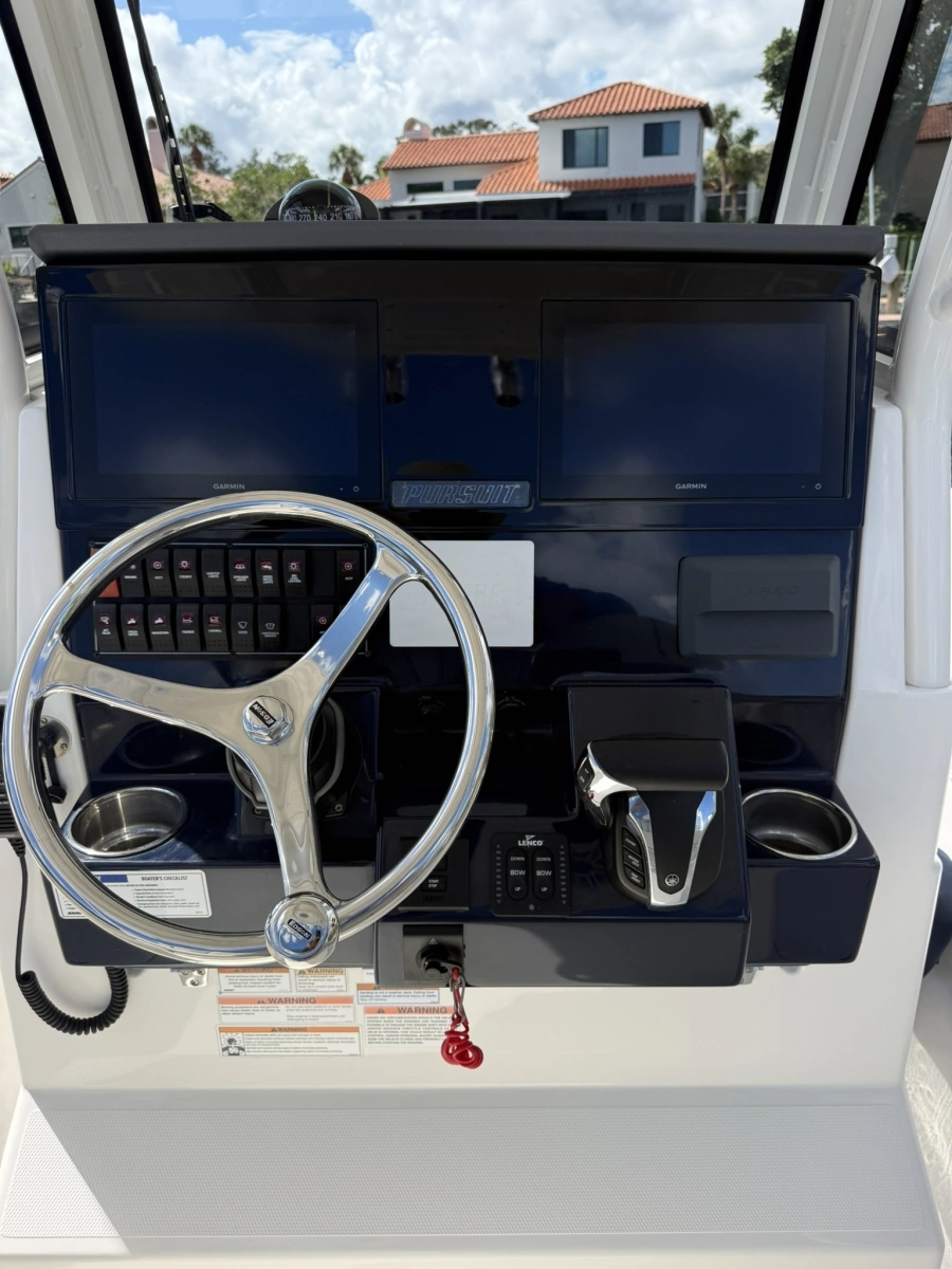 2023 Pursuit S248