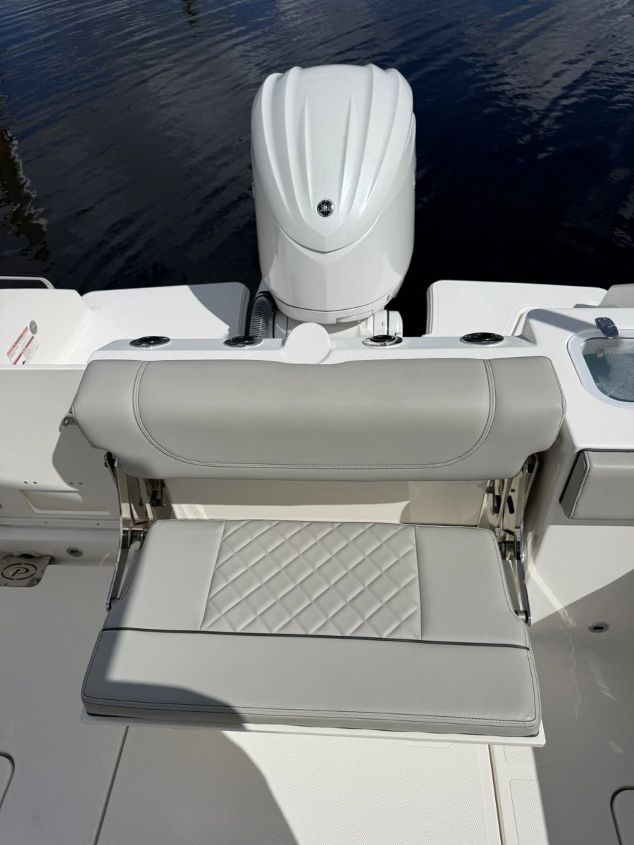 2023 Pursuit S248