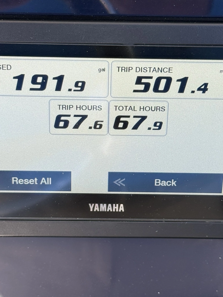 2023 Pursuit S248