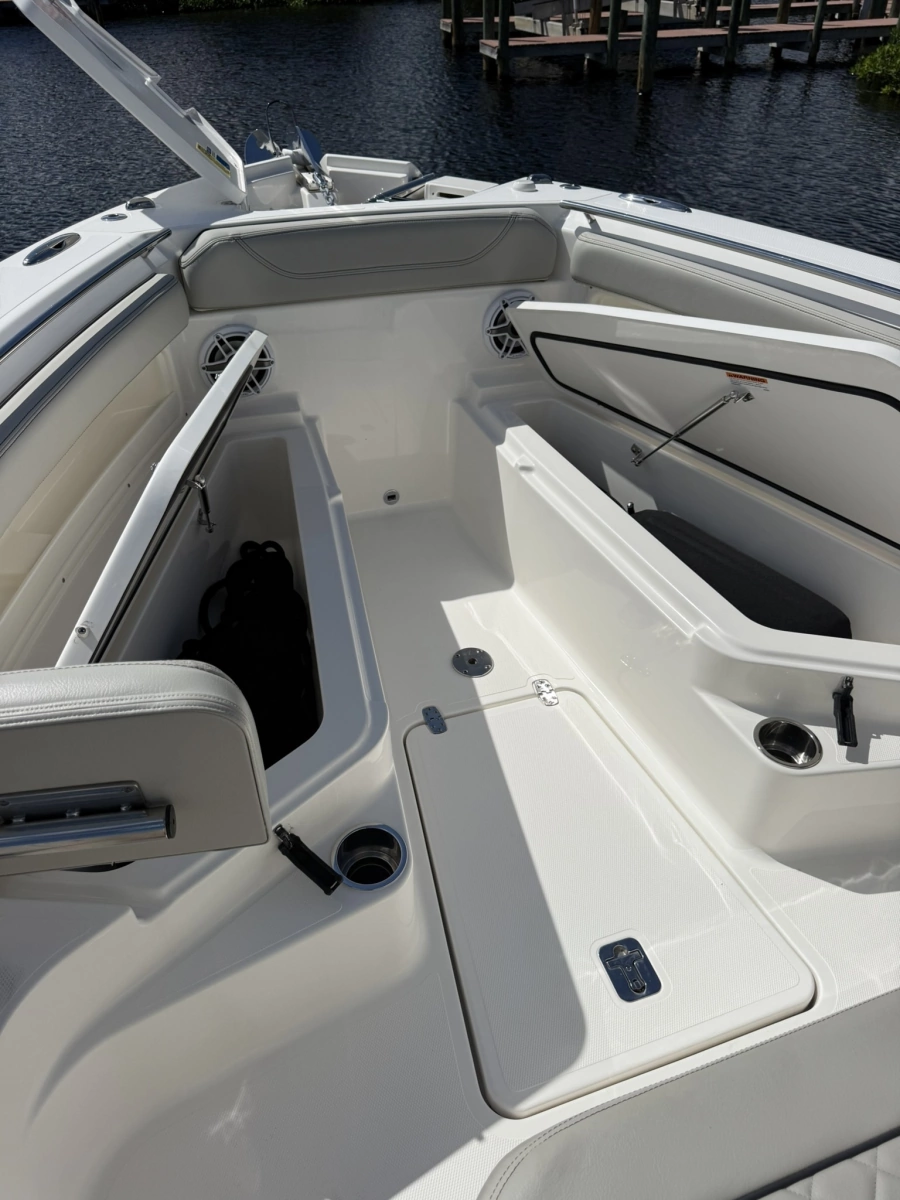 2023 Pursuit S248
