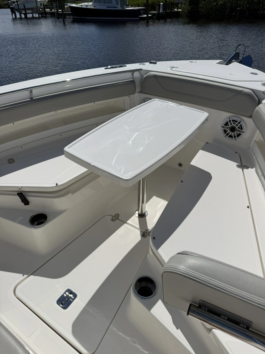 2023 Pursuit S248