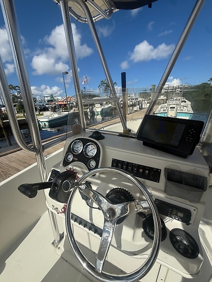 2005 Sailfish 206 CC