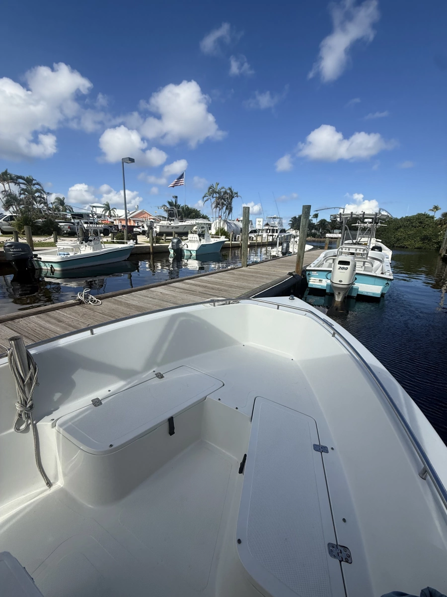 2005 Sailfish 206 CC
