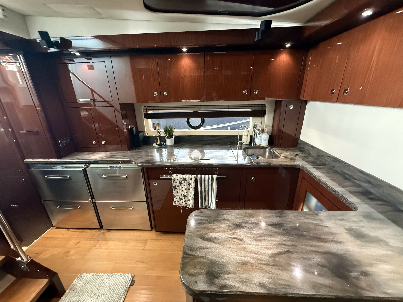 2013 Sea Ray 580 Sundancer