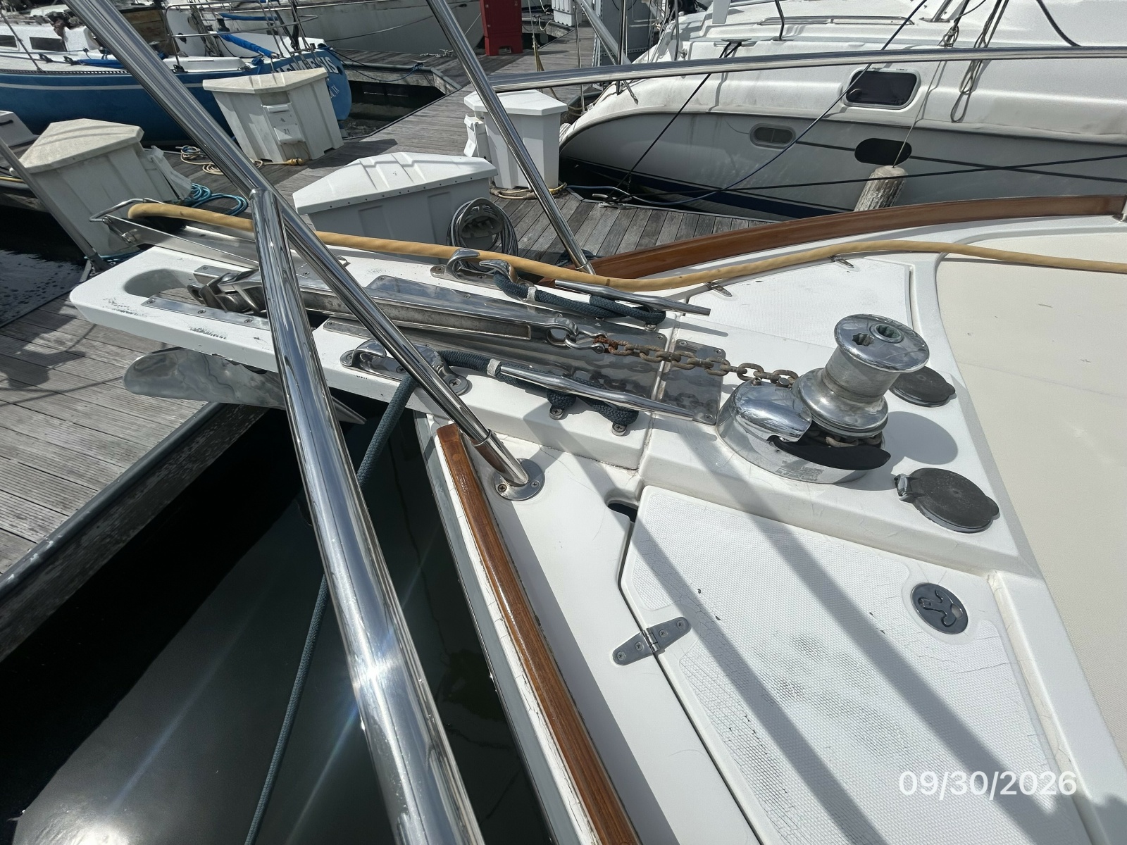 42' Sabre anchor windlass1