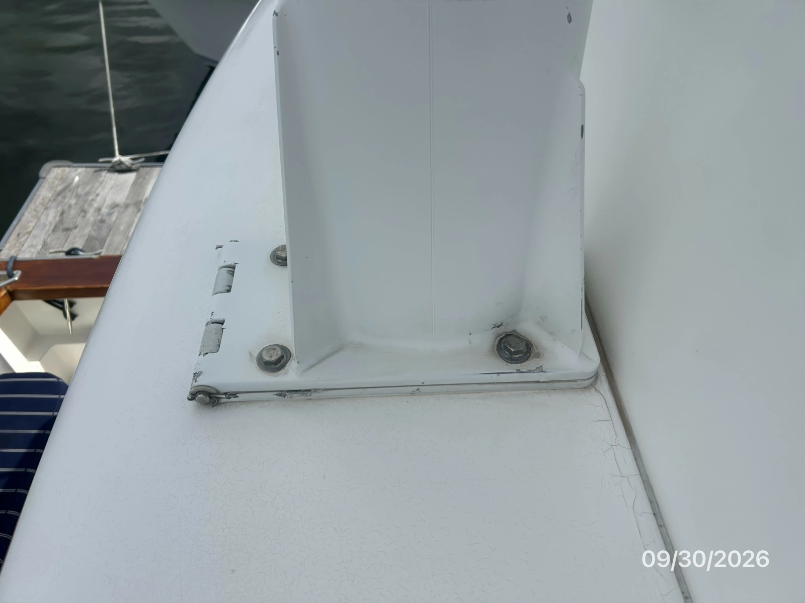 42' Sabre mast base hinge