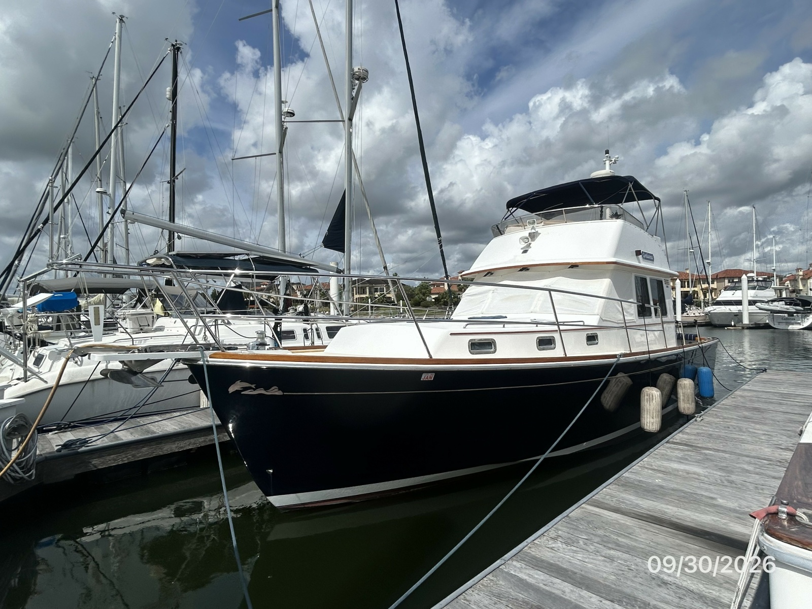 42' Sabre port forward profile