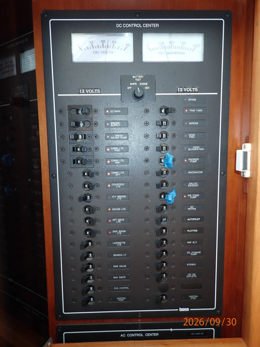 42' Sabre electrical panel1