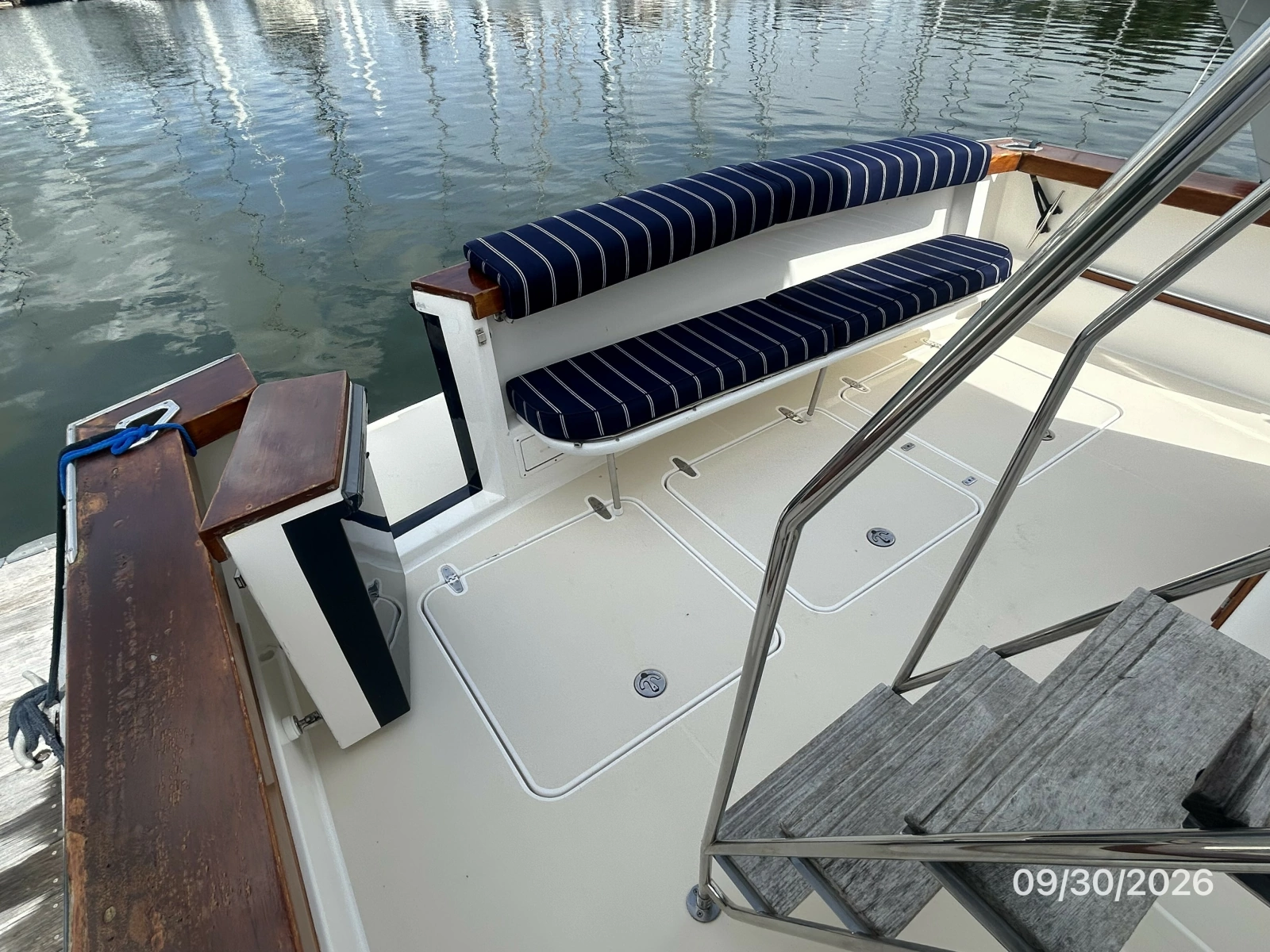 42' Sabre cockpit3