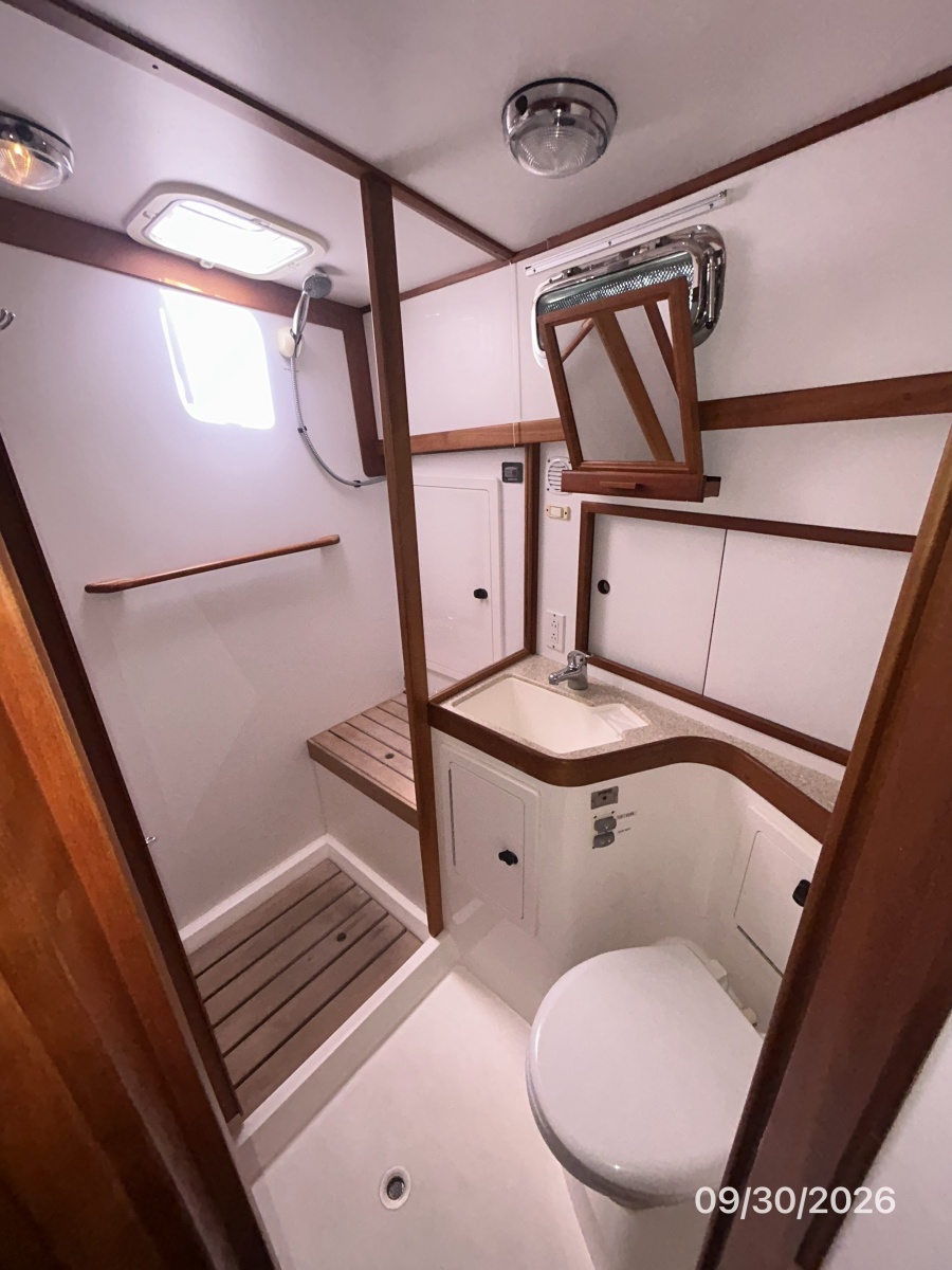 42' Sabre head-shower