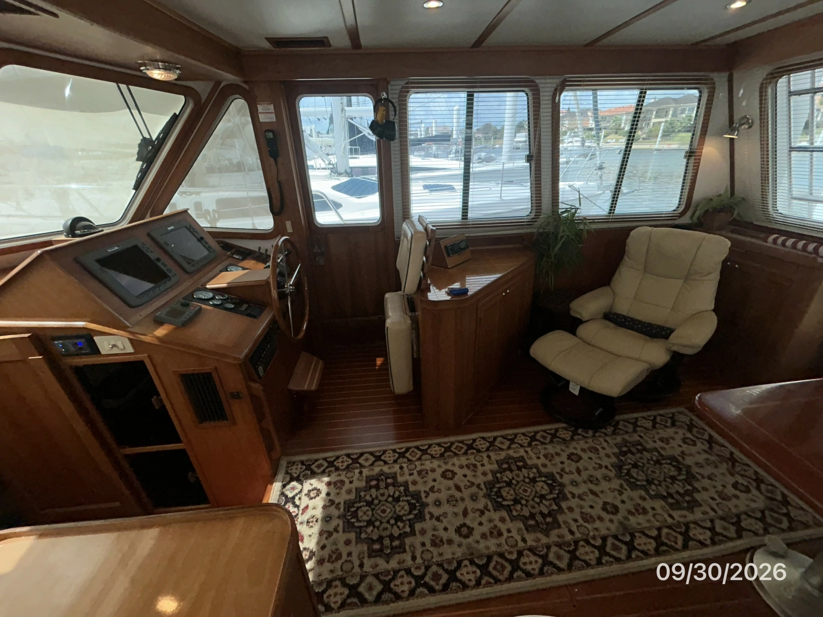 42' Sabre salon starboard
