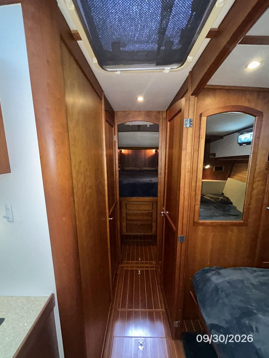 42' Sabre companionway
