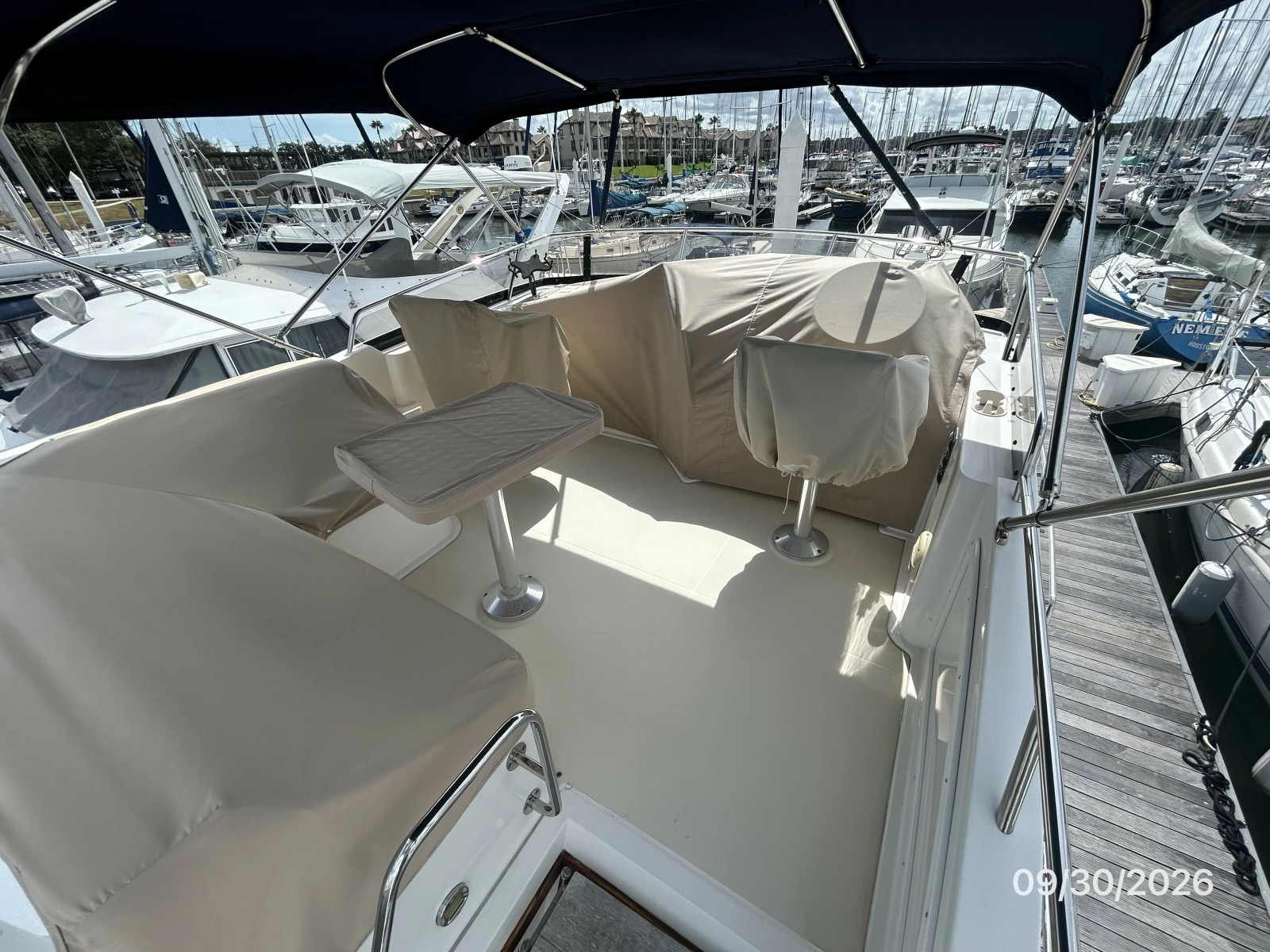 42' Sabre flybridge covered