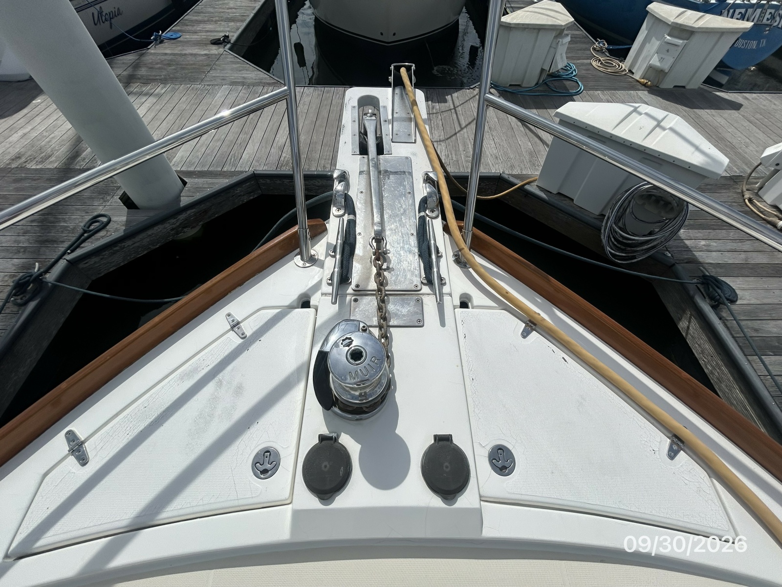 42' Sabre anchor windlass3
