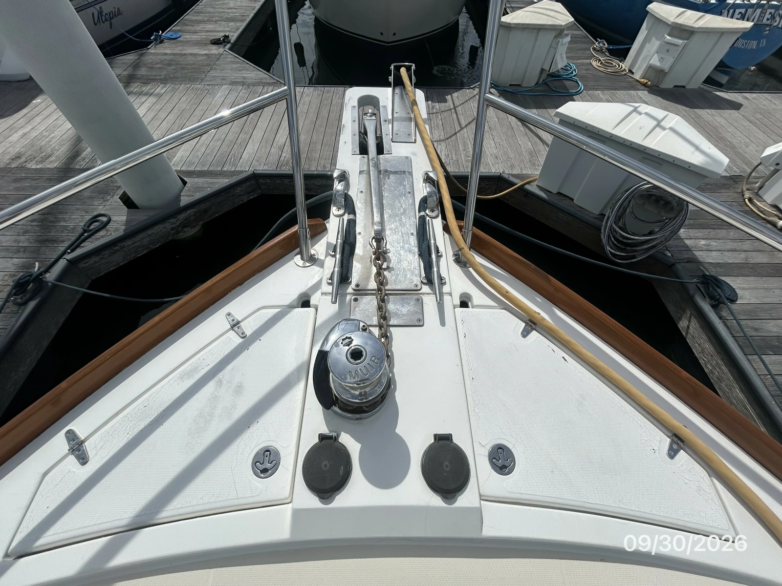42' Sabre anchor windlass3