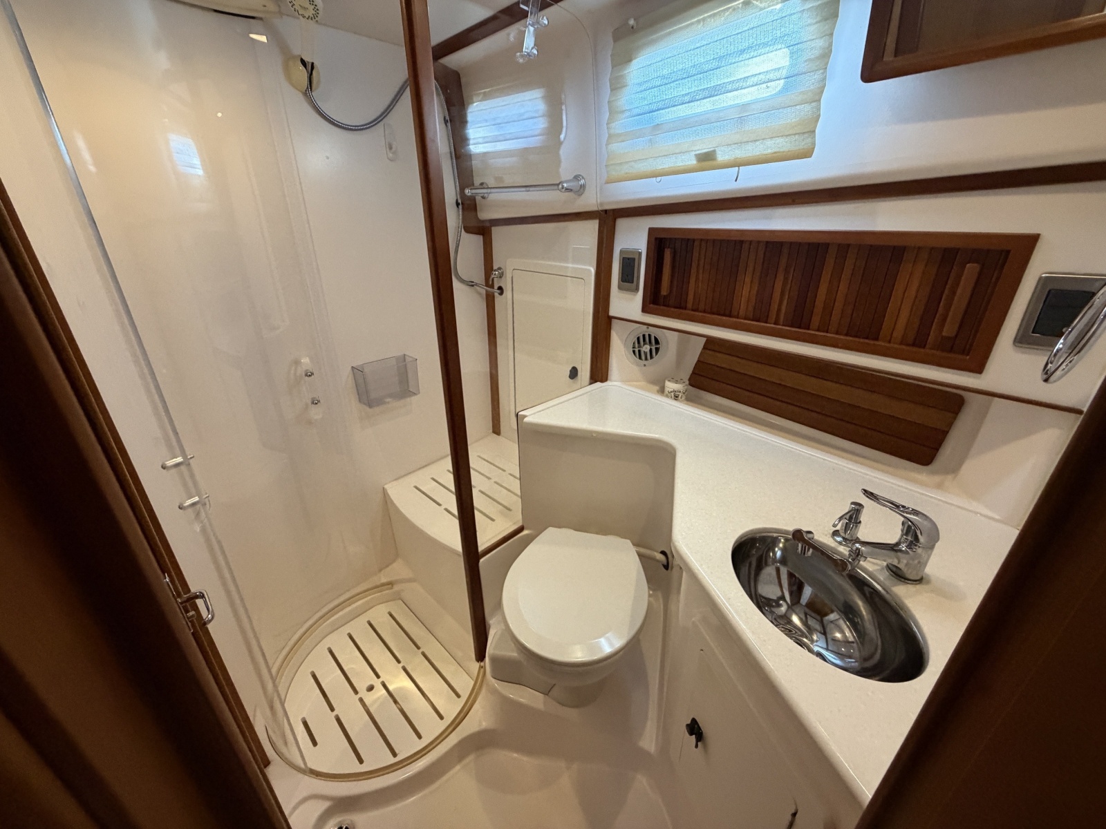 2010 Sabre 40SE — Silver Fox