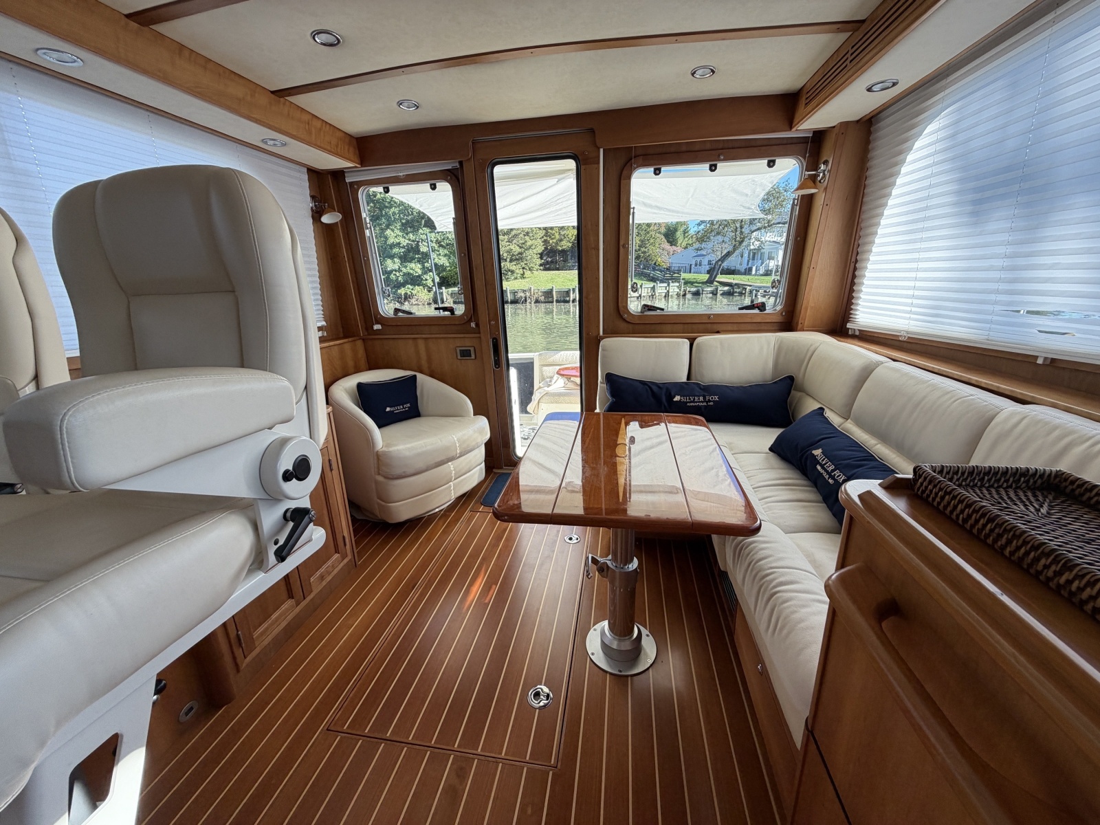 2010 Sabre 40SE — Silver Fox