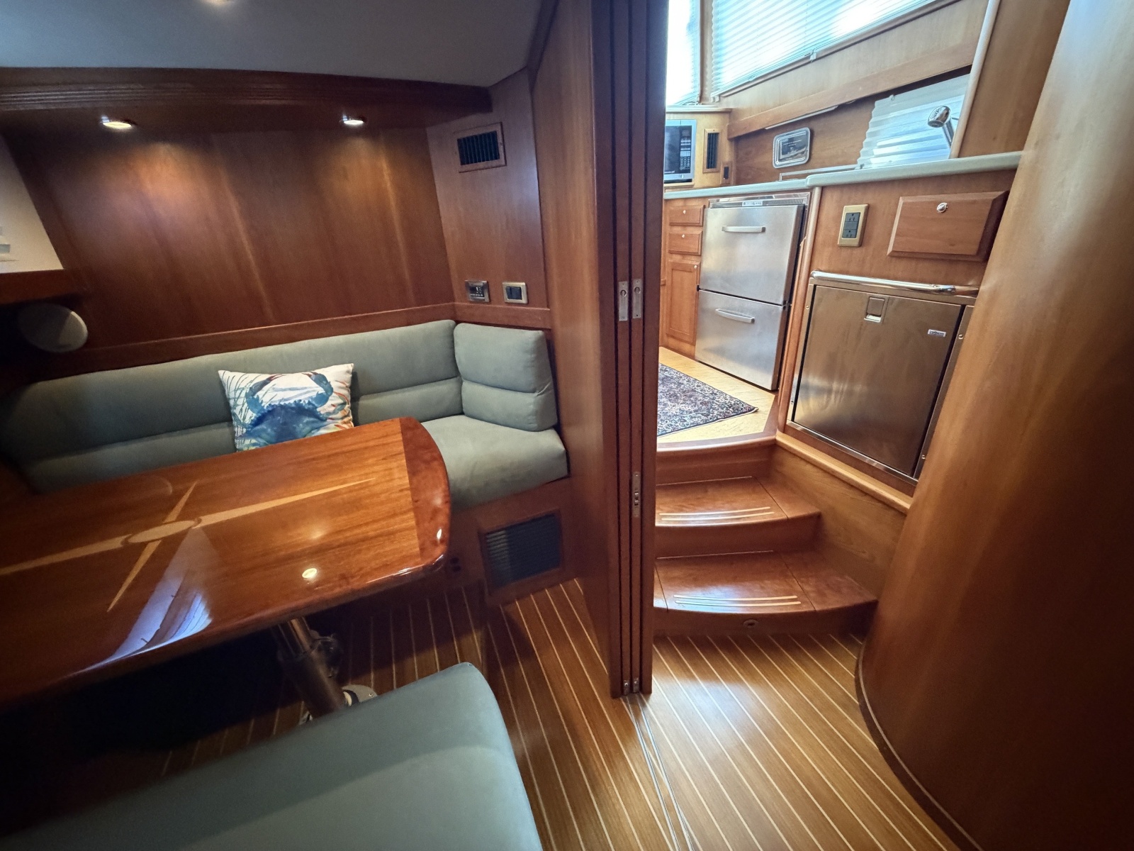 2010 Sabre 40SE — Silver Fox