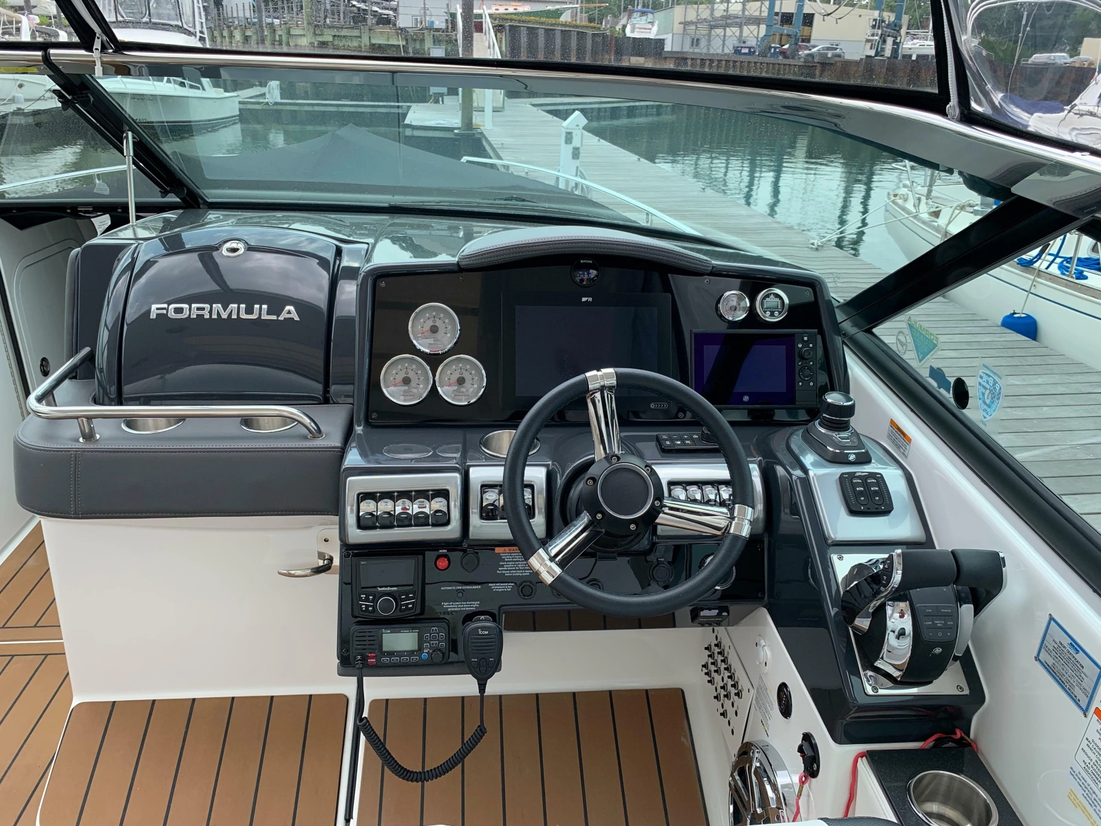 2021 Formula 350 Crossover Bowrider OB