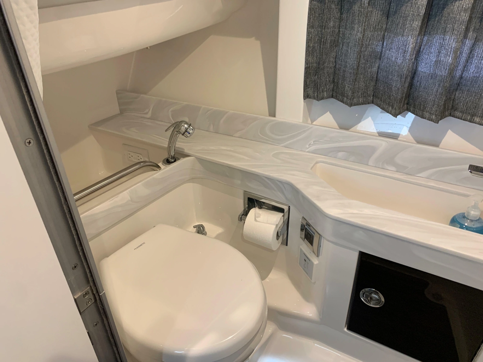 2021 Formula 350 Crossover Bowrider OB