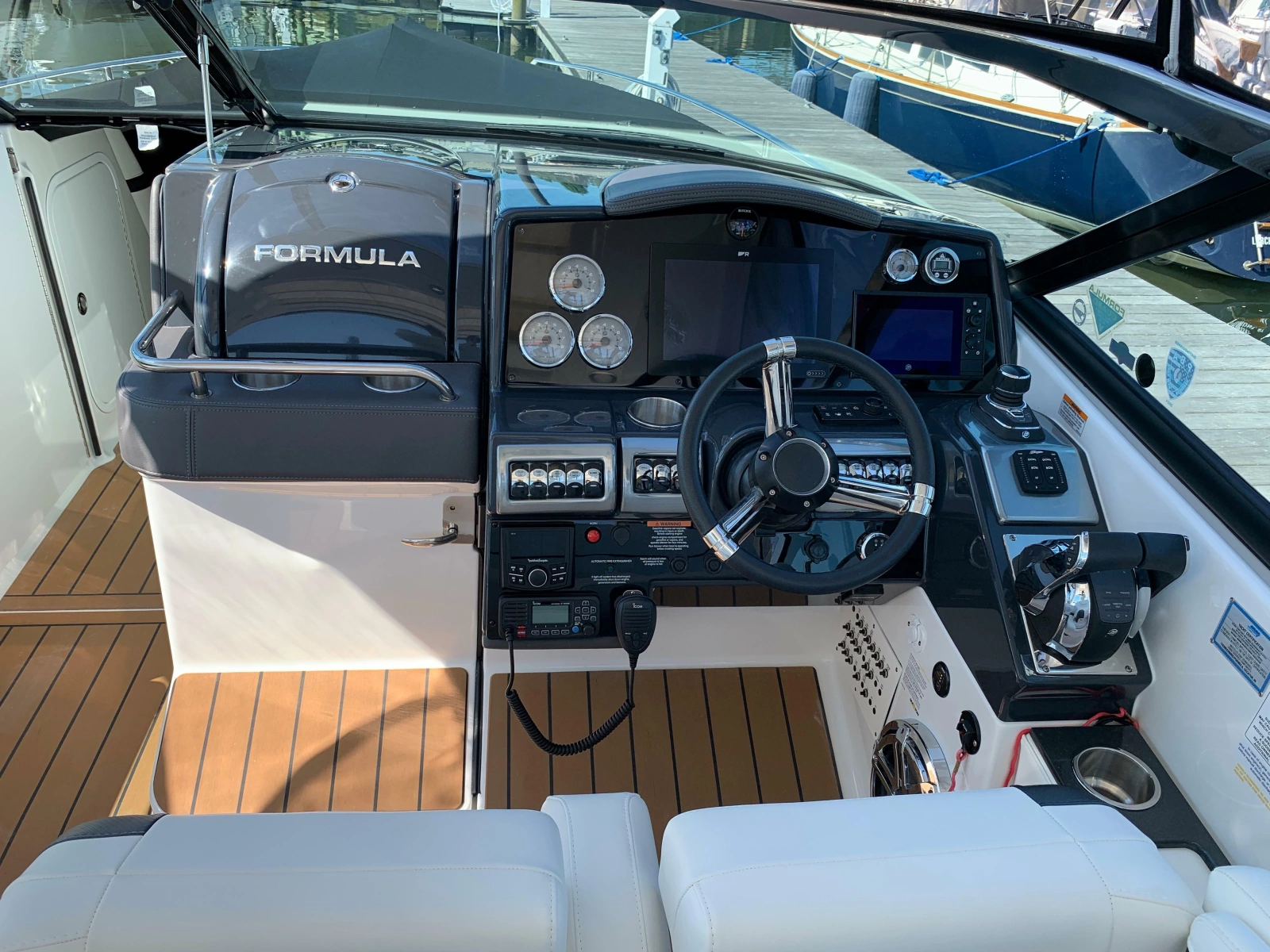 2021 Formula 350 Crossover Bowrider OB