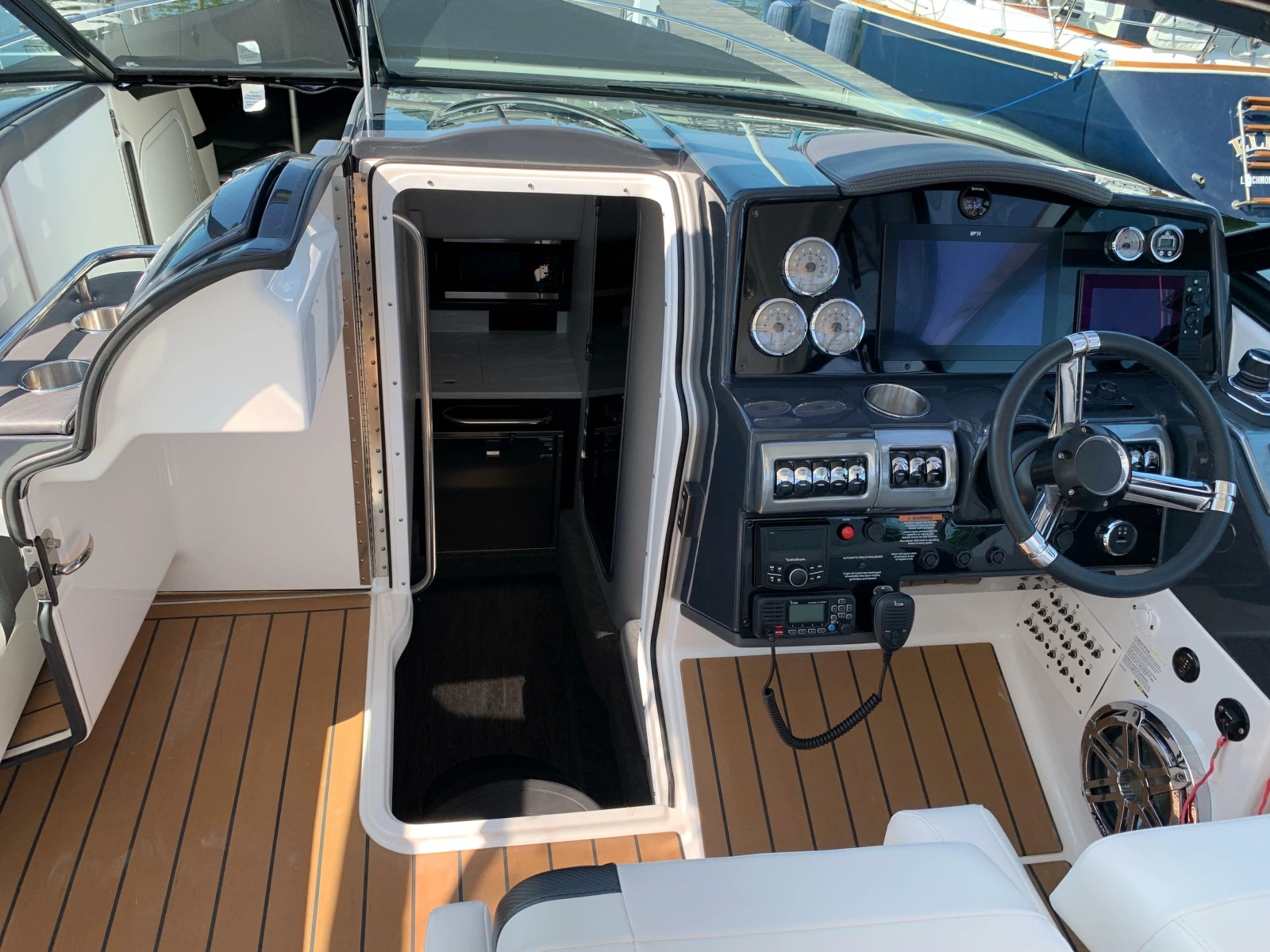 2021 Formula 350 Crossover Bowrider OB