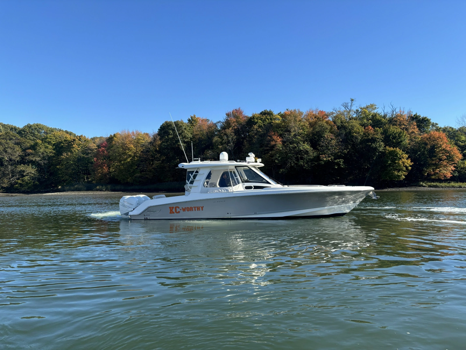 2018 Boston Whaler 350 Realm
