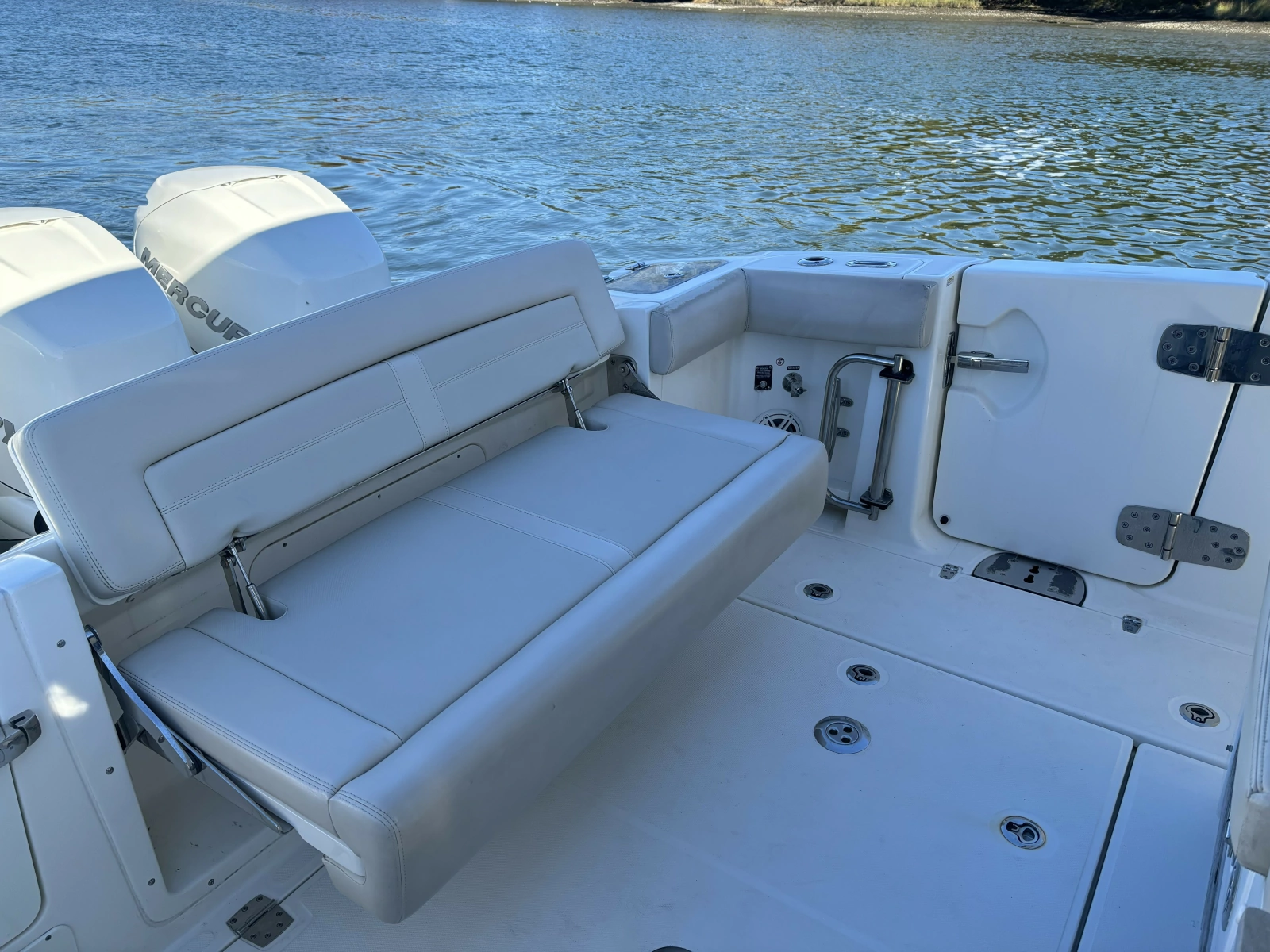 2018 Boston Whaler 350 Realm