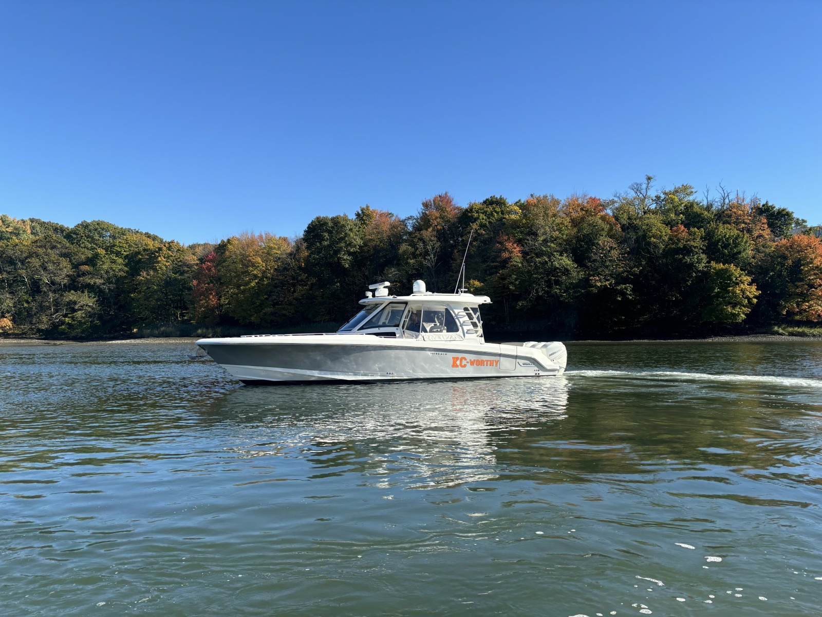 2018 Boston Whaler 350 Realm