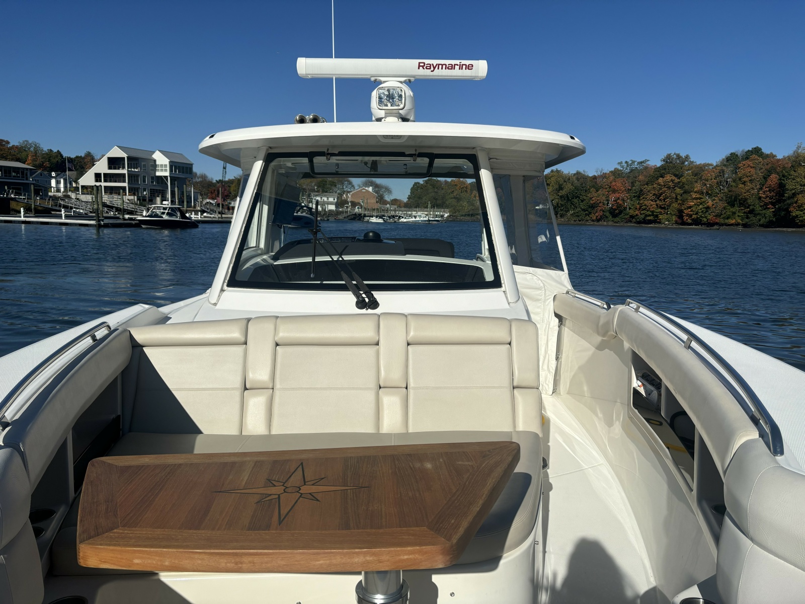 2018 Boston Whaler 350 Realm