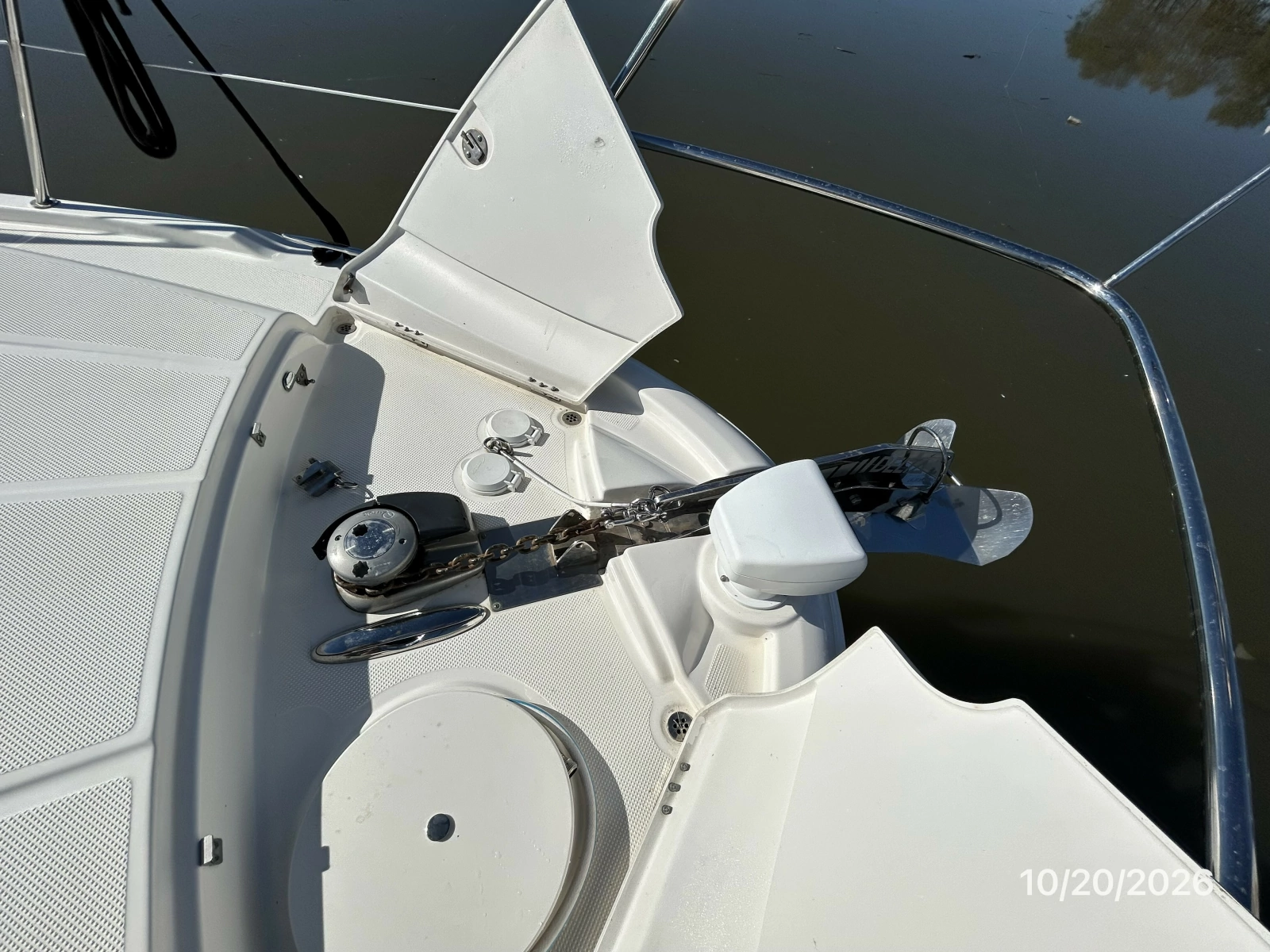 Meridian 441 anchor windlass2