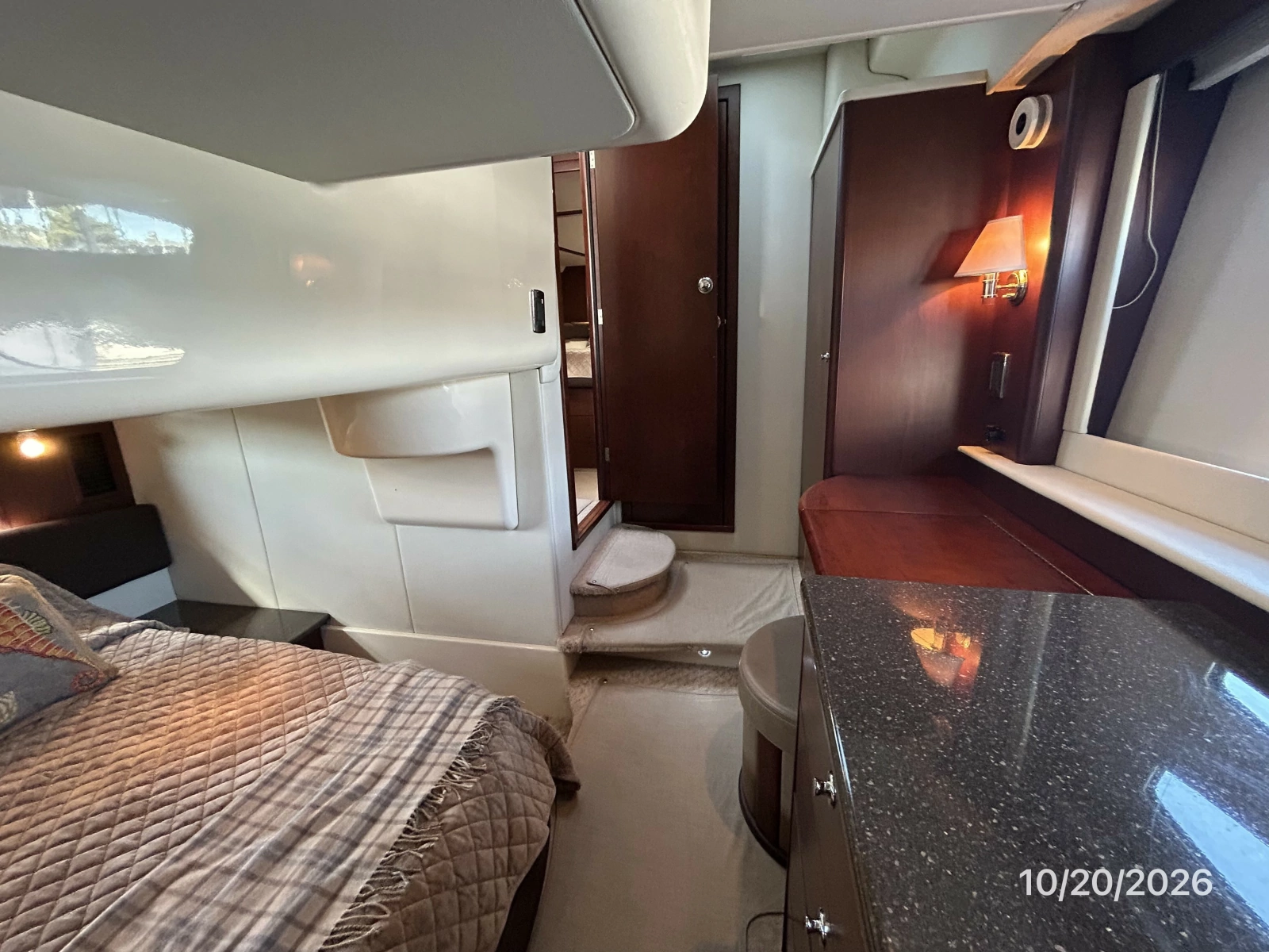 Meridian 441 guest stateroom forward