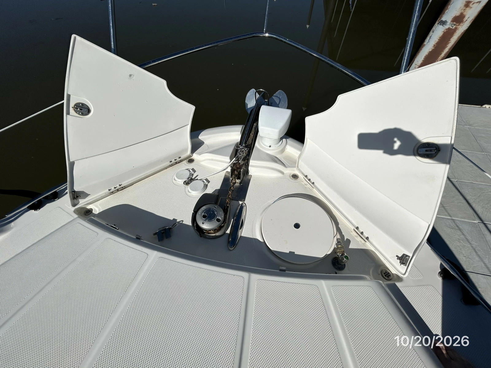 Meridian 441 anchor windlass1
