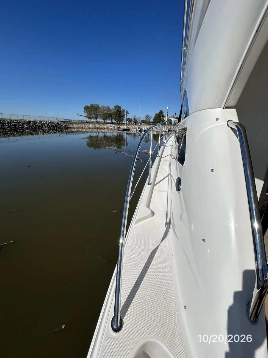 Meridian 441 port side deck1