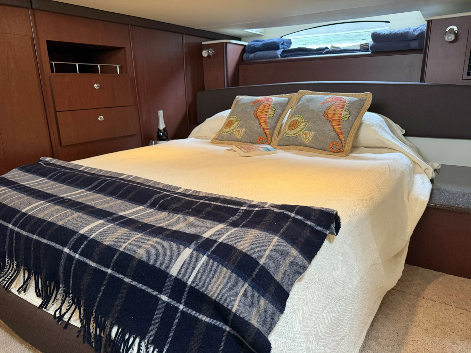 Meridian 441 VIP guest stateroom