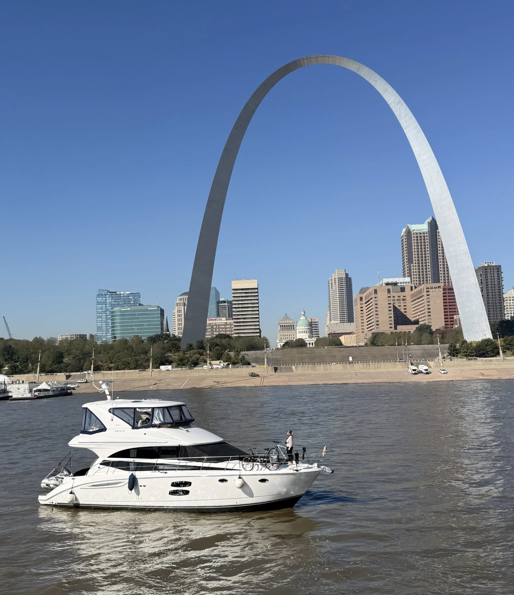 Meridian 441 starboard profile