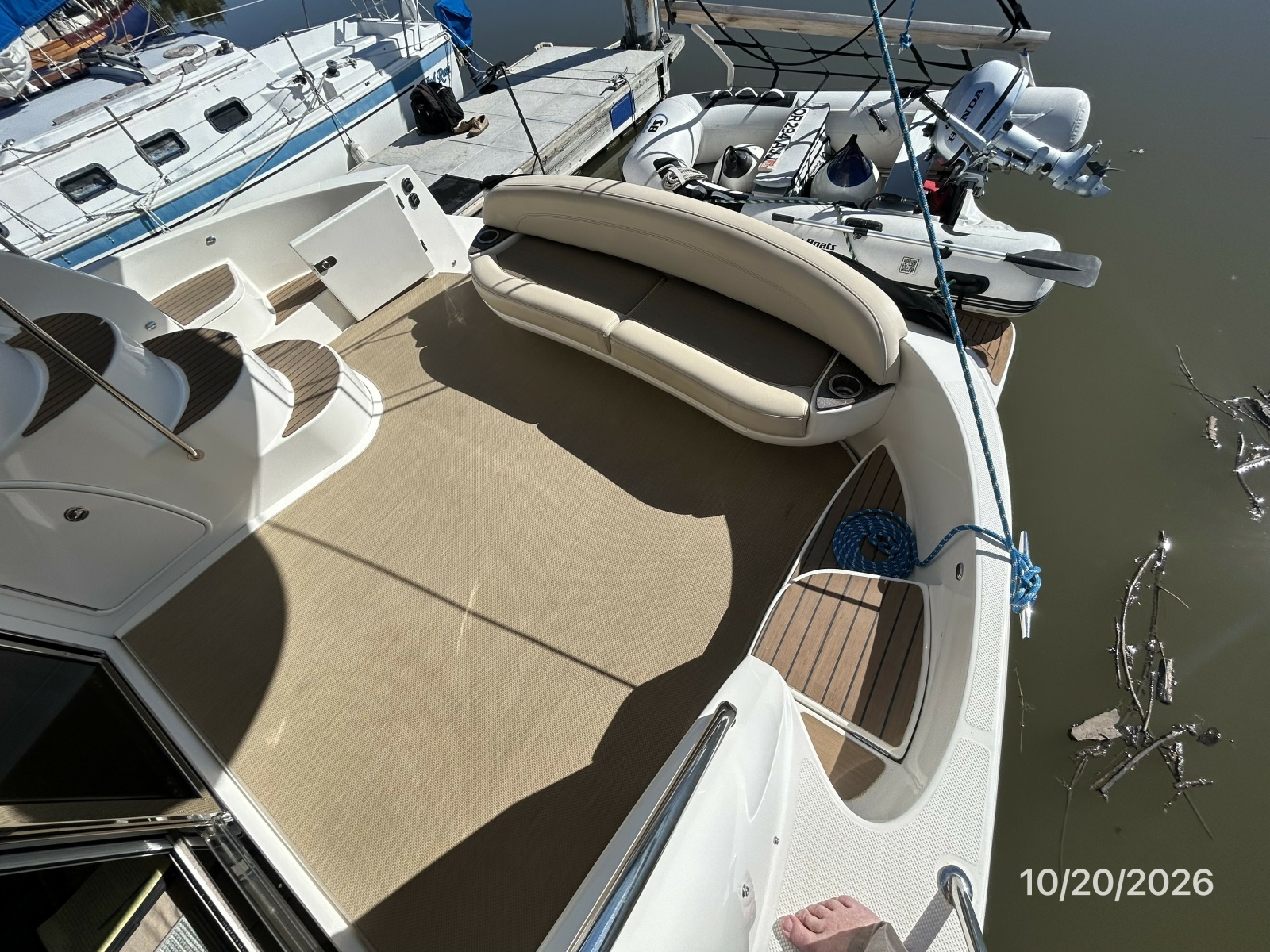 Meridian 441 aftdeck3