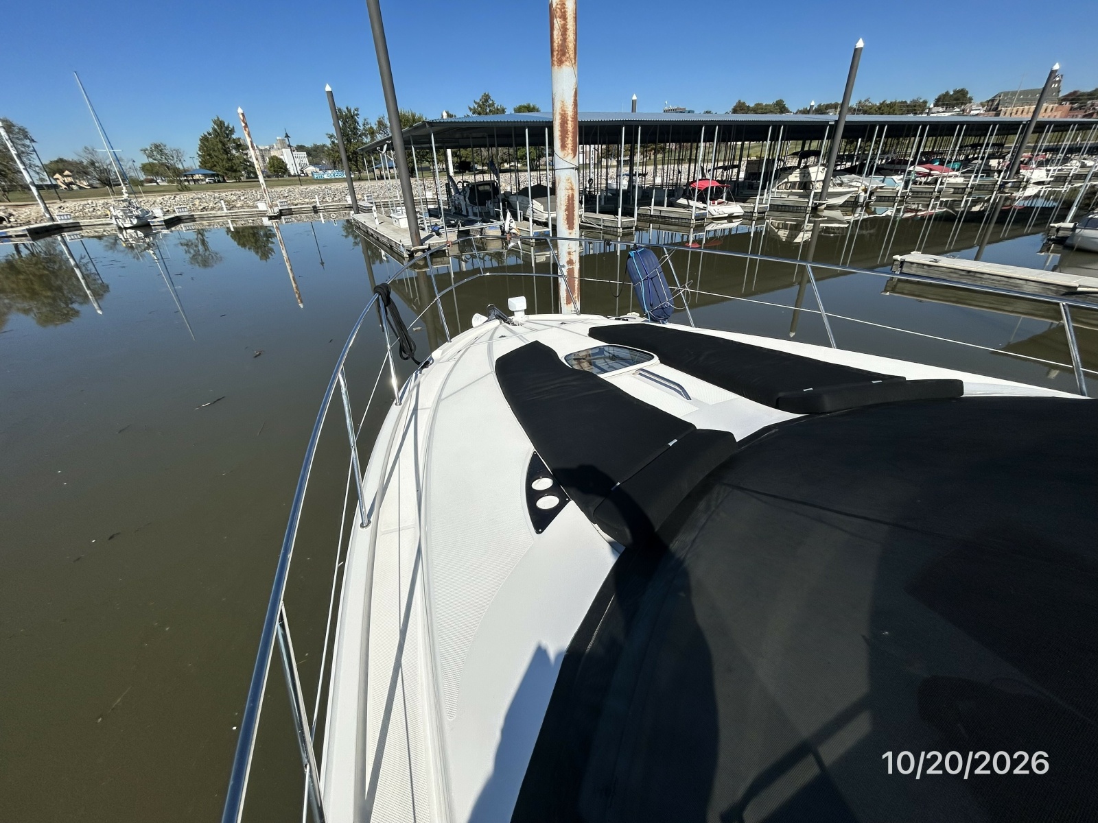 Meridian 441 foredeck2