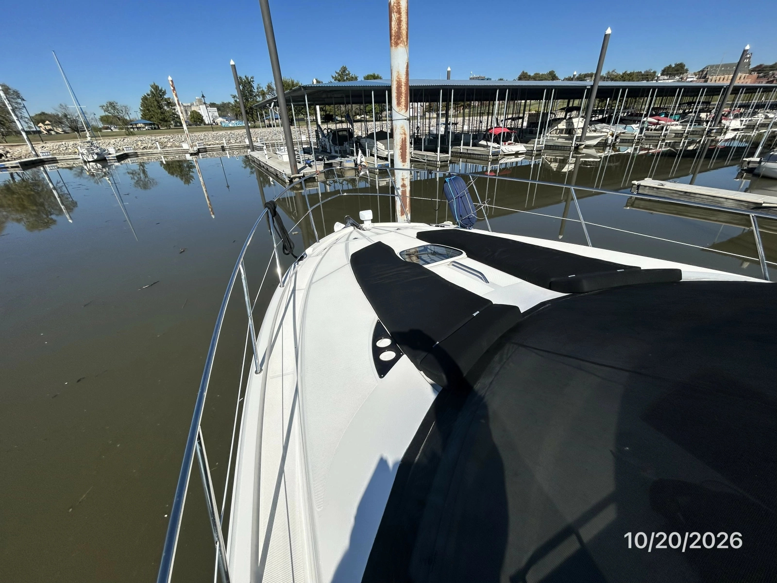 Meridian 441 foredeck2