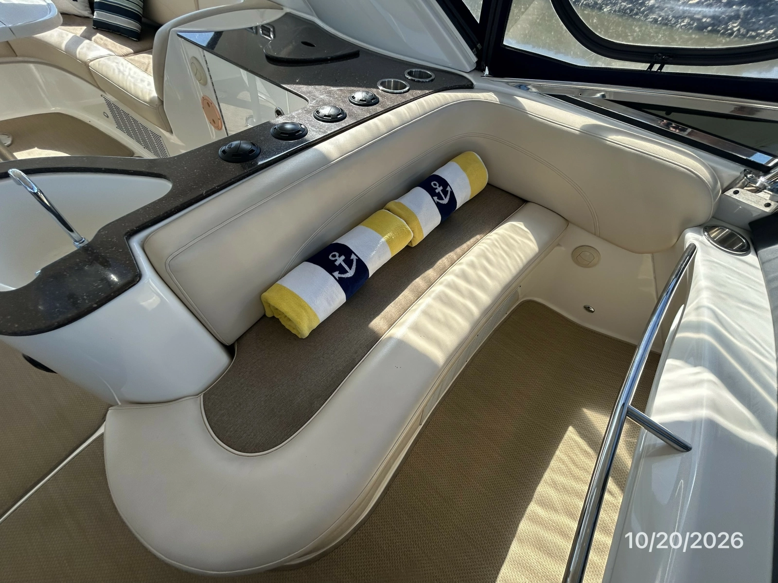 Meridian 441 flybridge port forward seating
