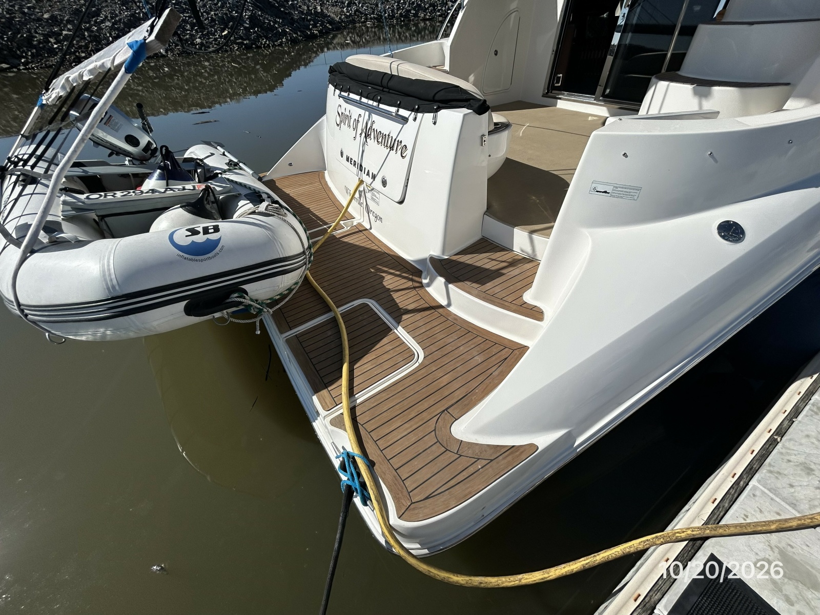 Meridian 441 swimplatform