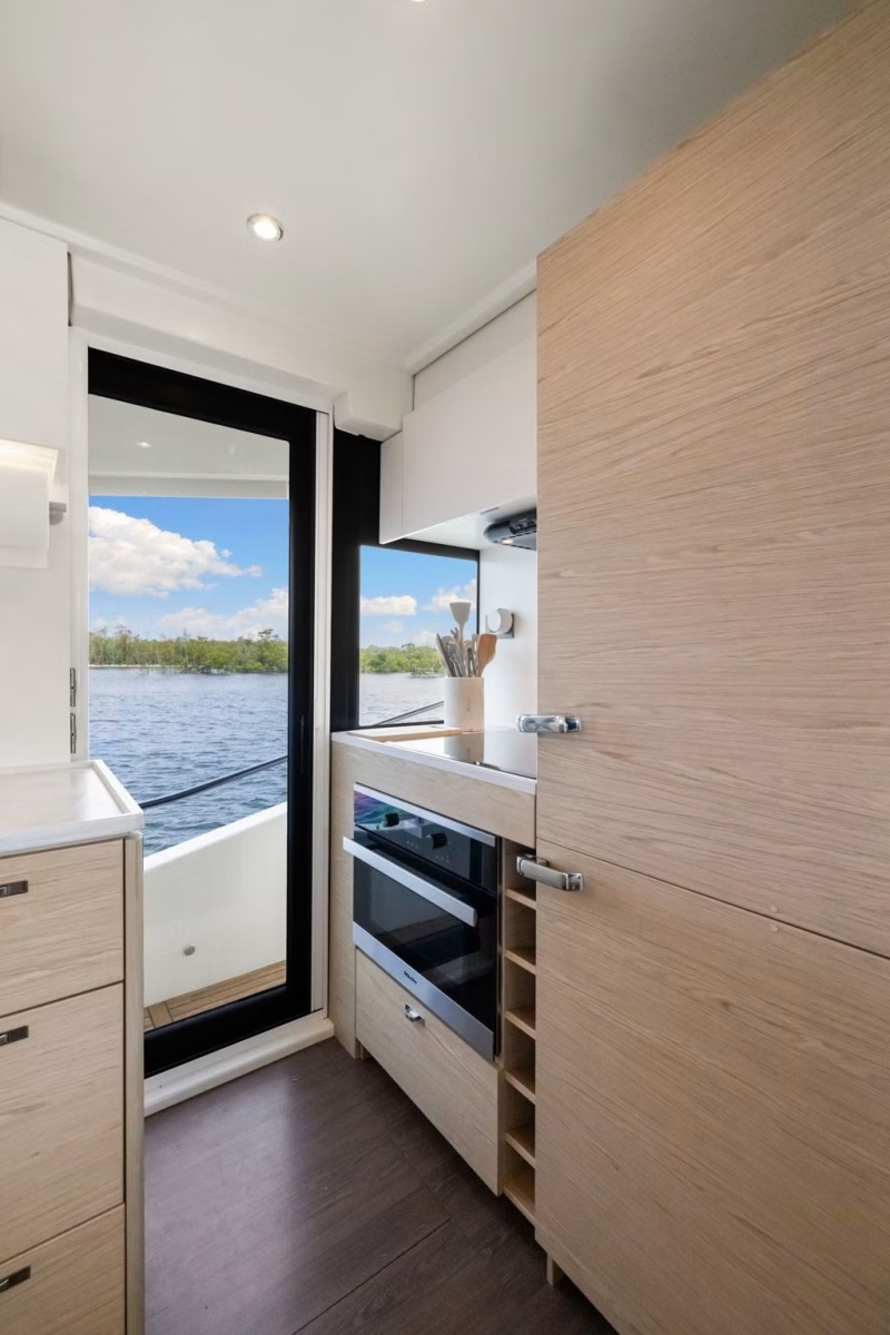 2022 Beneteau Grand Trawler 62