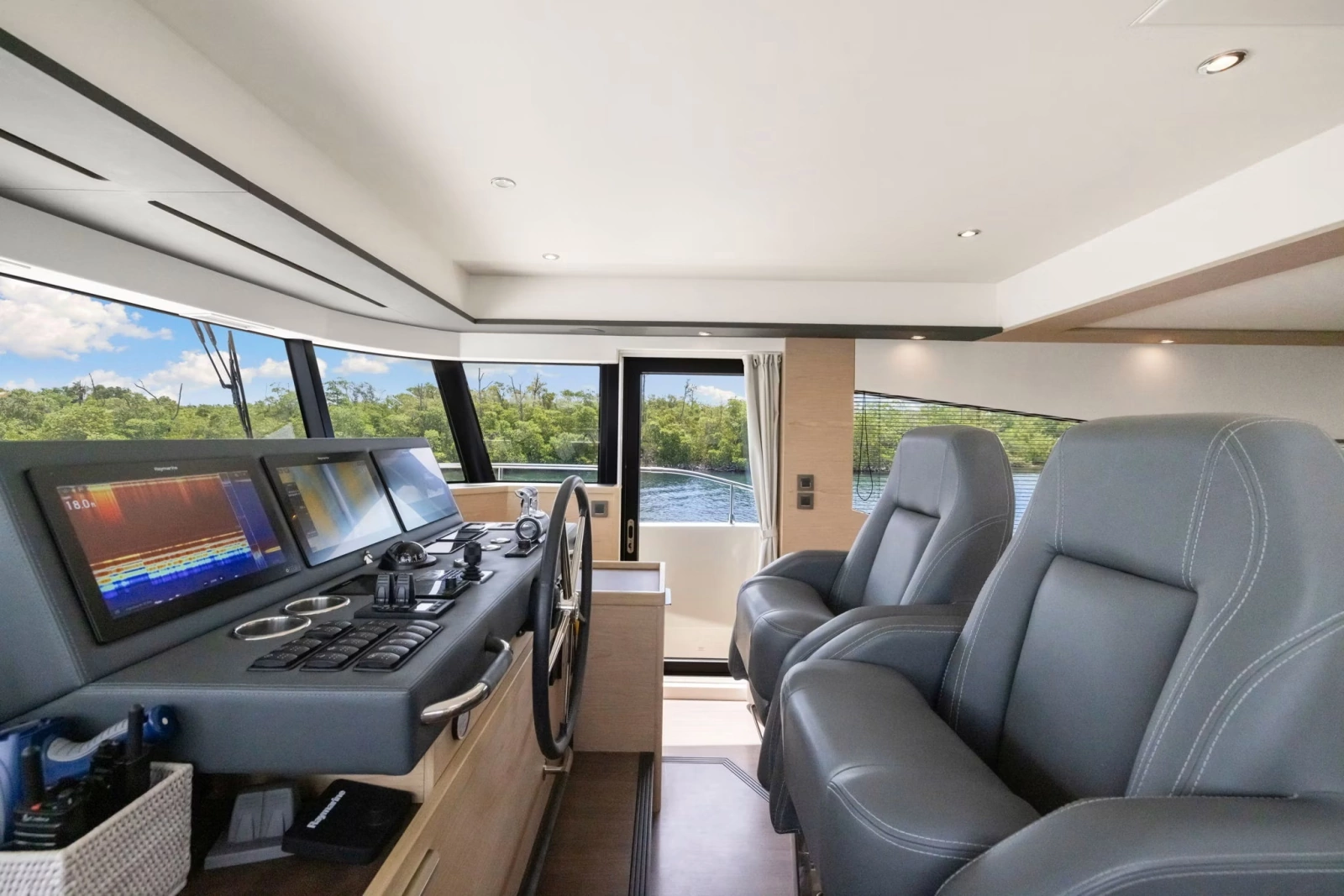 2022 Beneteau Grand Trawler 62
