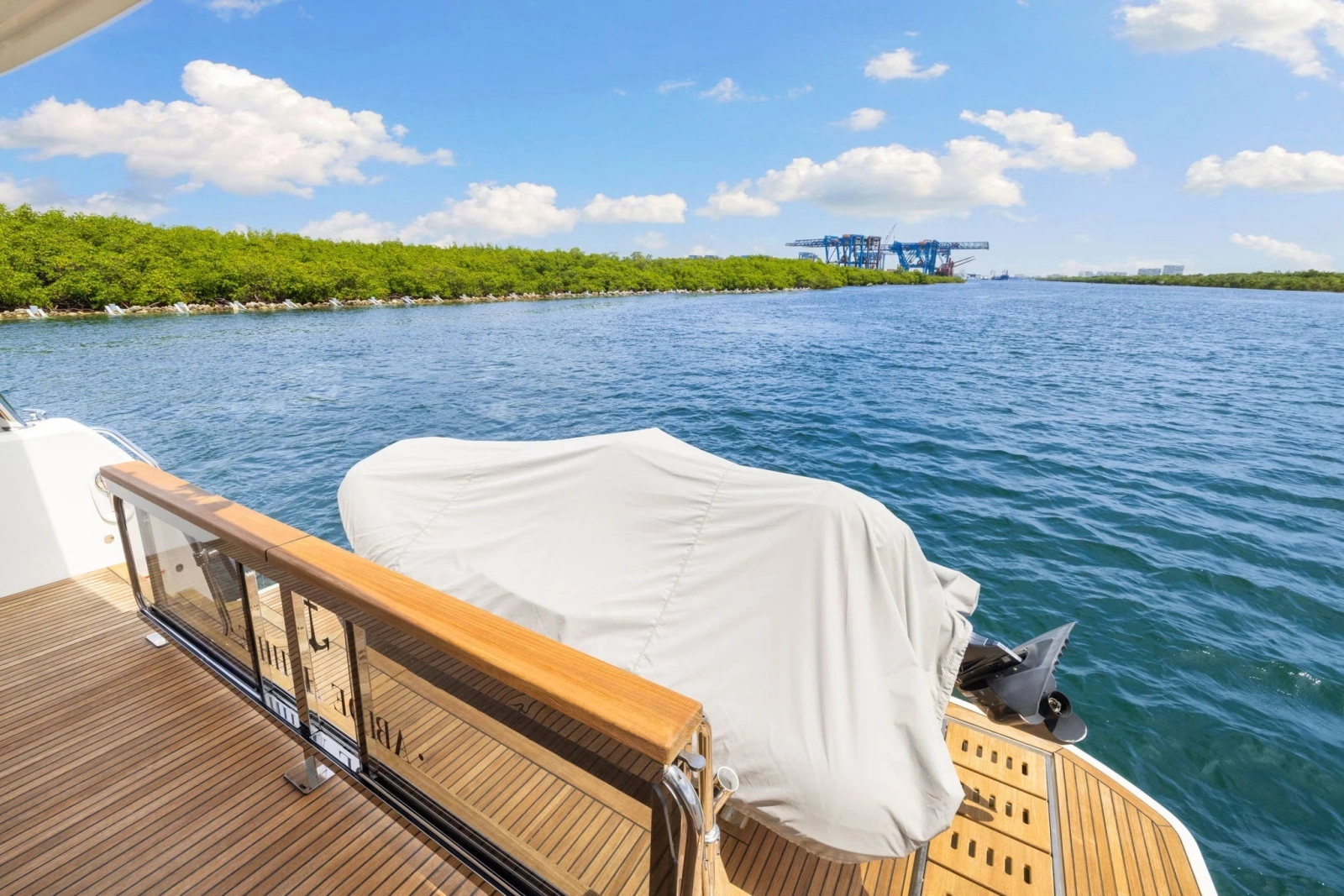 2022 Beneteau Grand Trawler 62