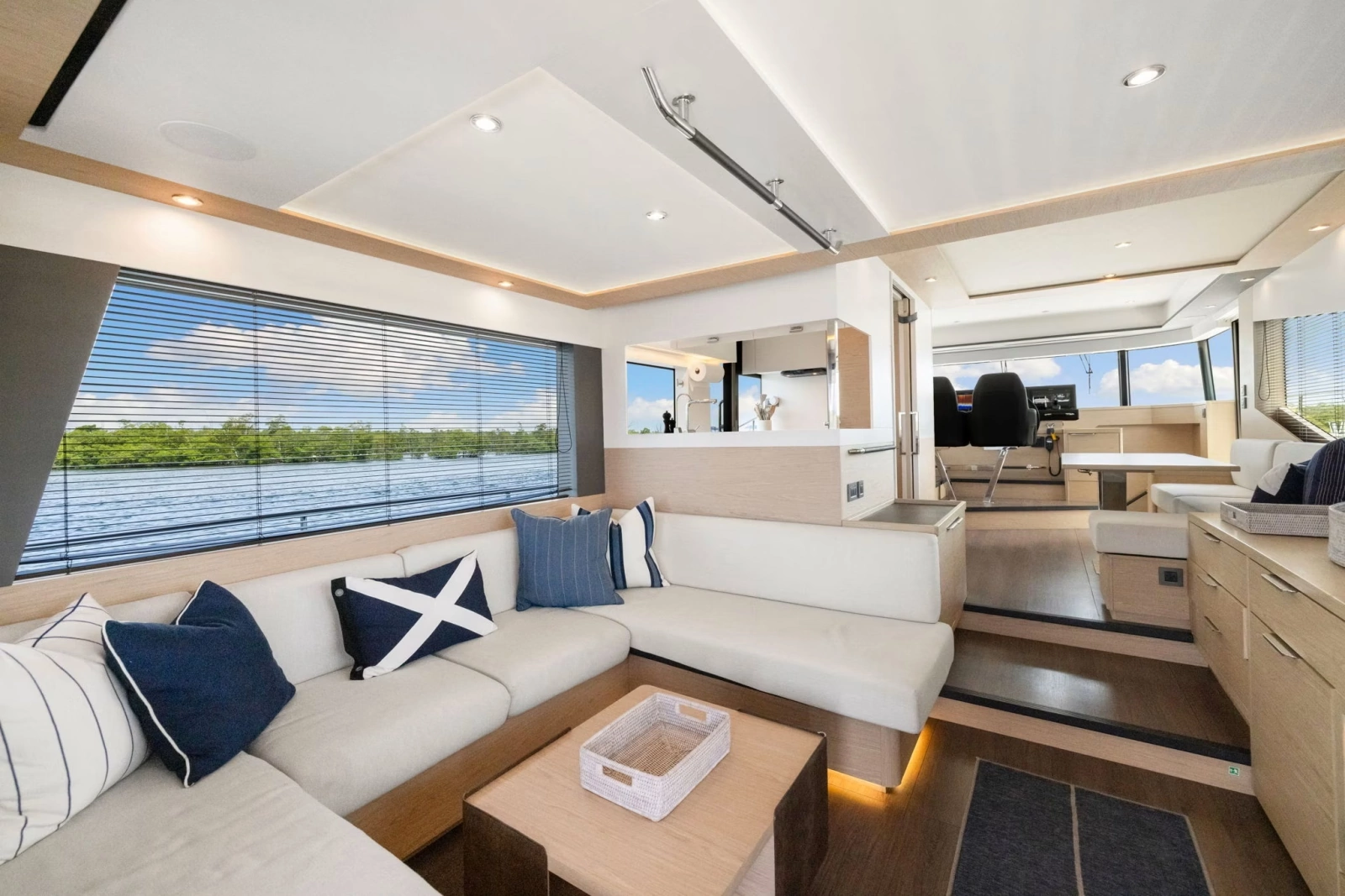 2022 Beneteau Grand Trawler 62