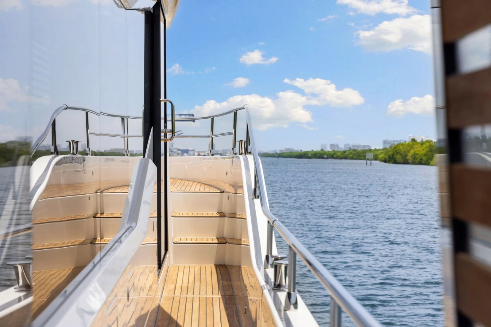 2022 Beneteau Grand Trawler 62
