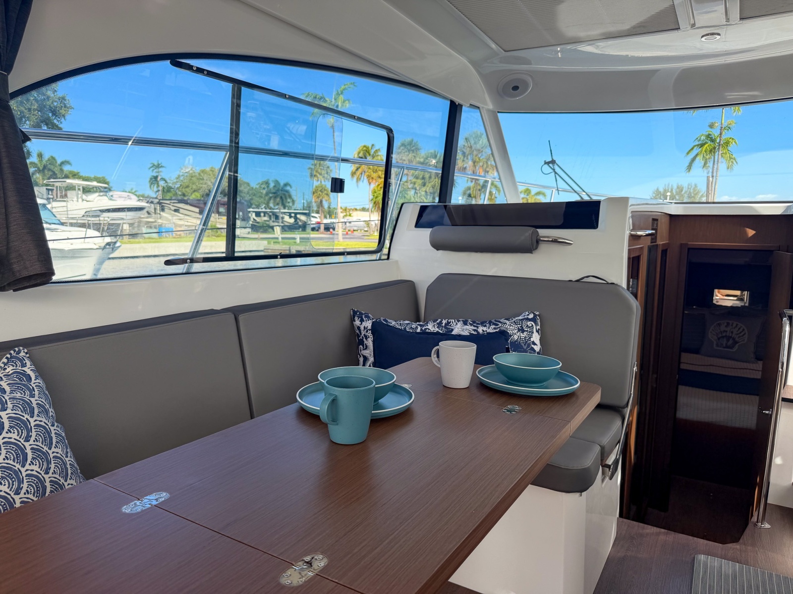 2024 Beneteau Antares 11 Coupe