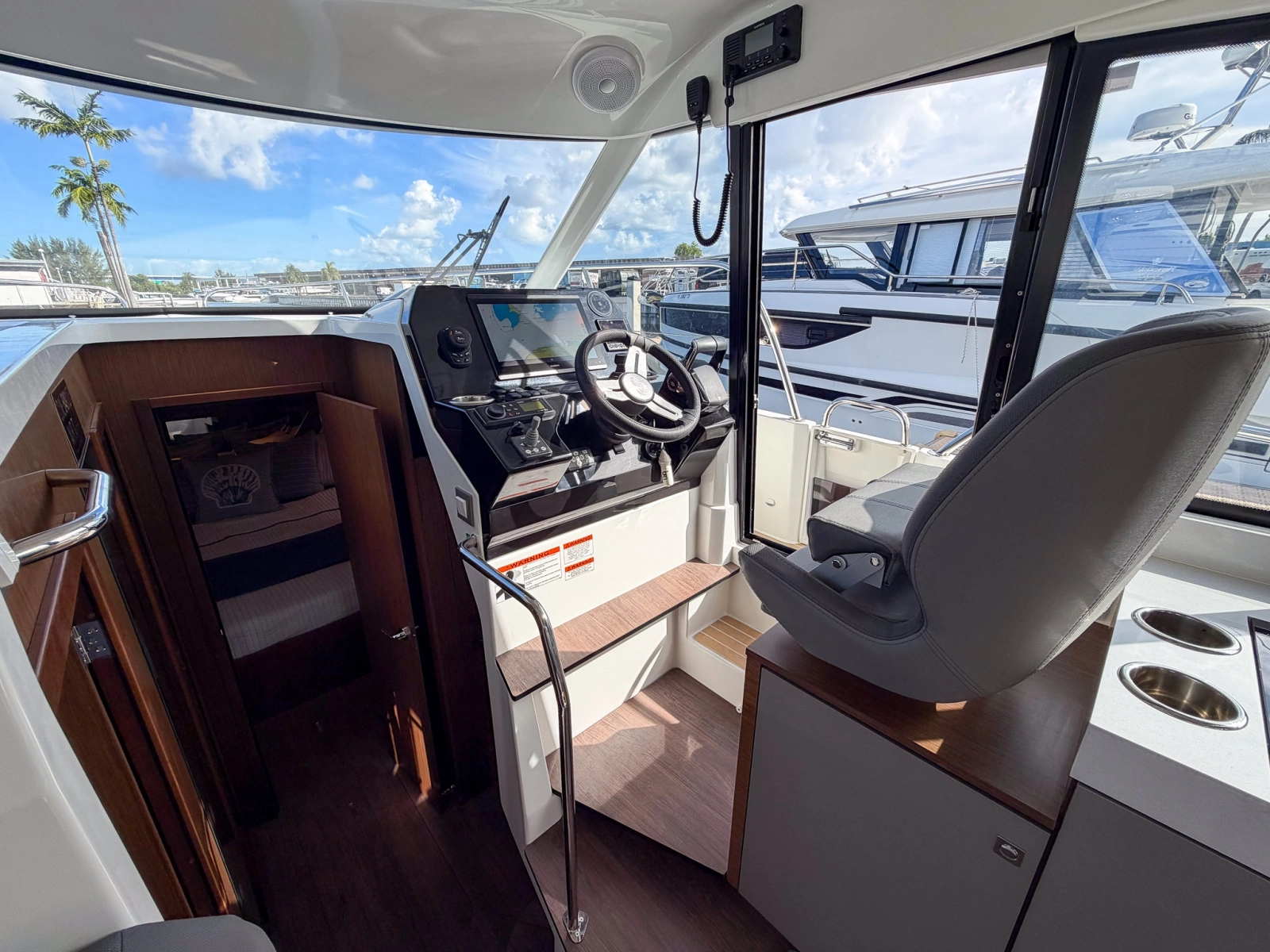 2024 Beneteau Antares 11 Coupe