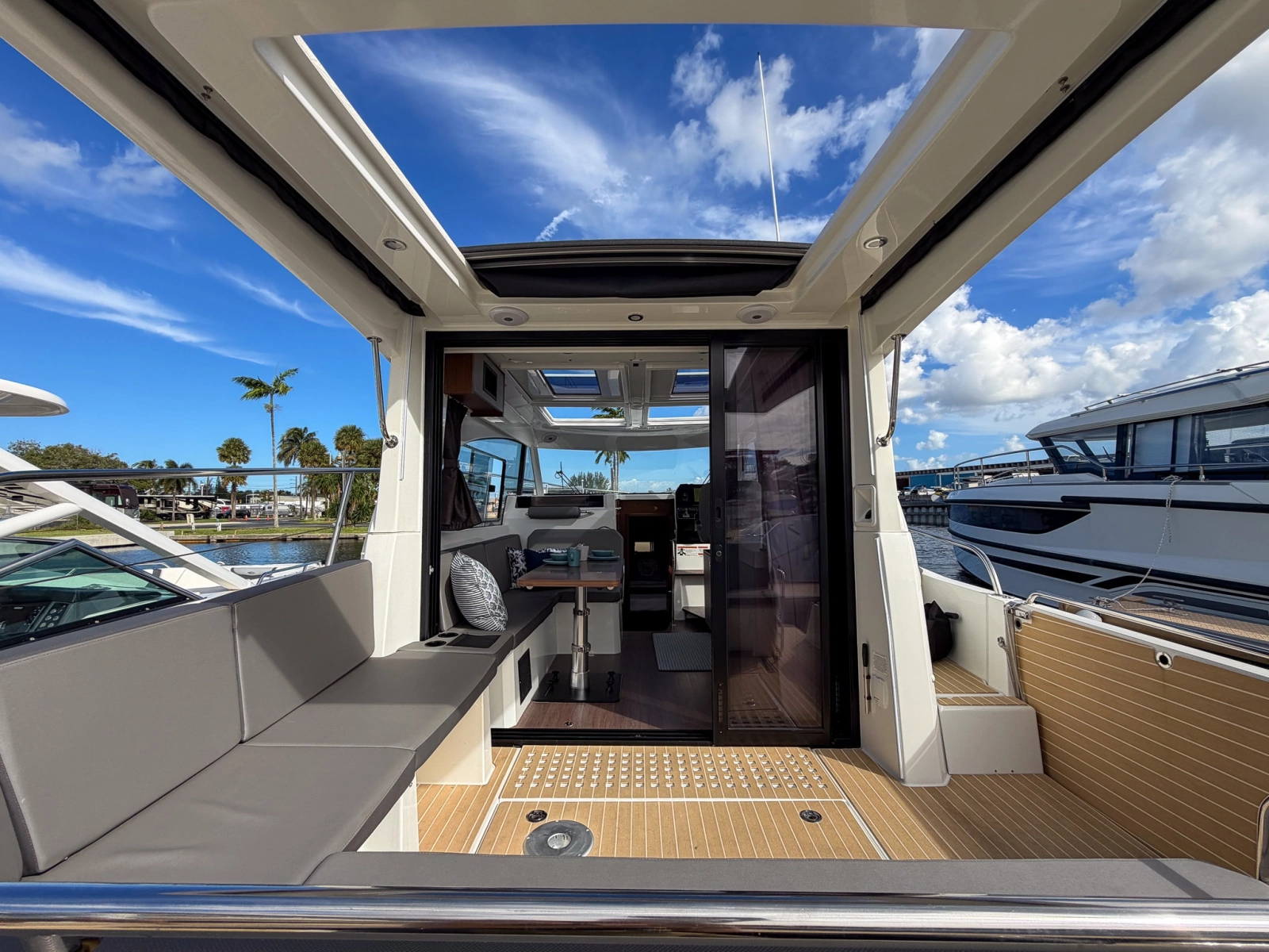 2024 Beneteau Antares 11 Coupe