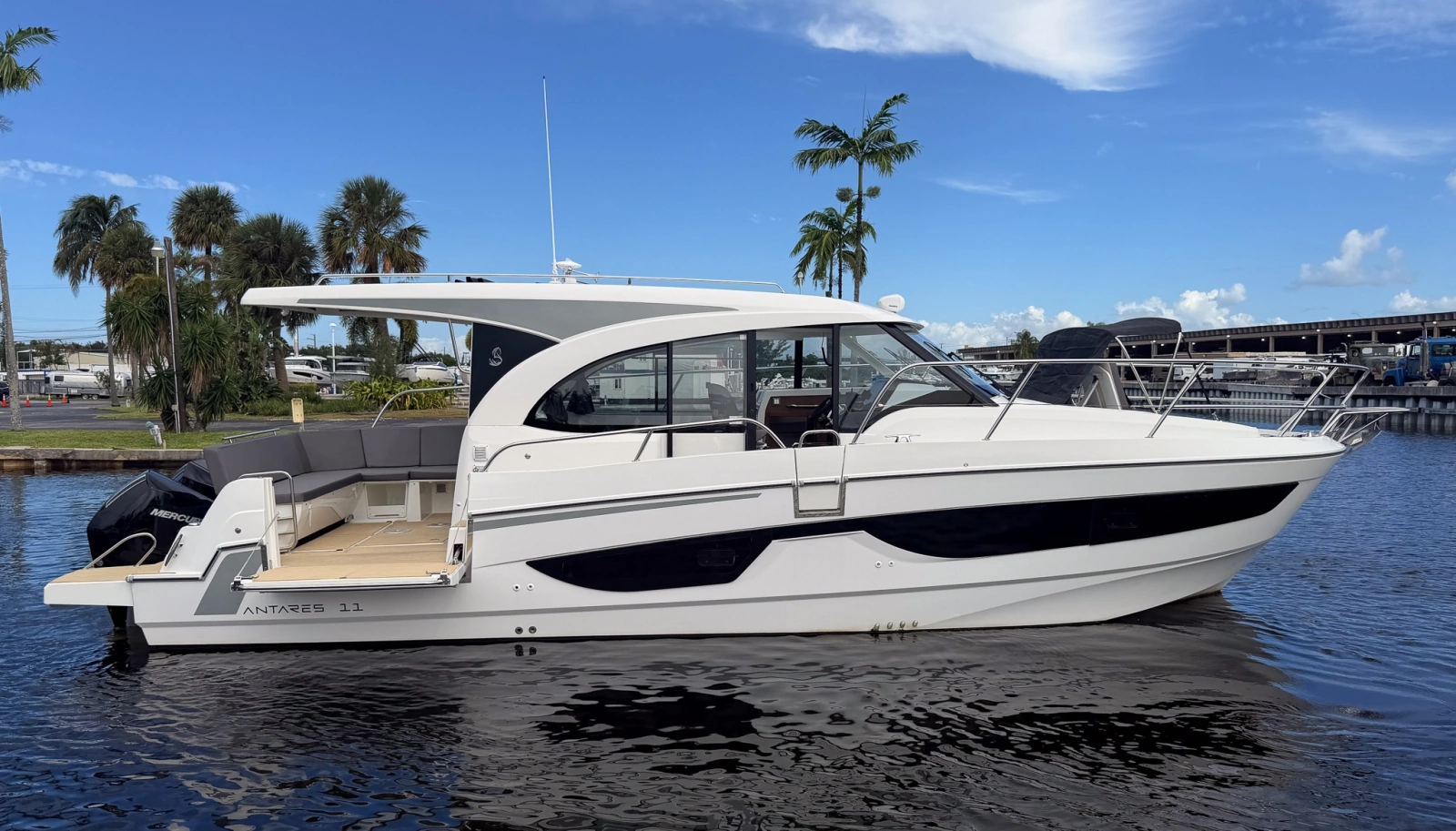2024 Beneteau Antares 11 Coupe